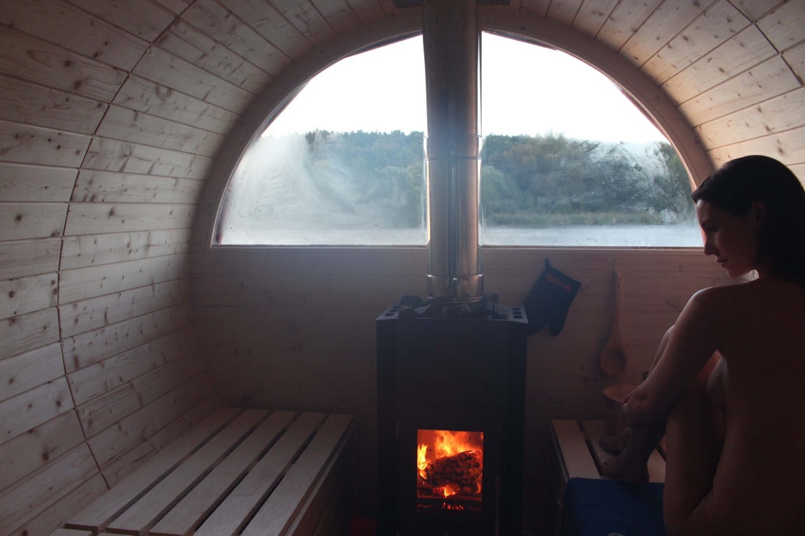 Blick aus der Sauna auf den See